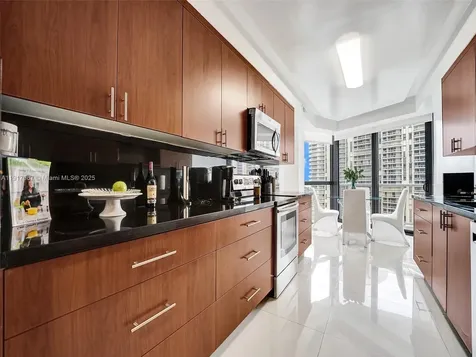 20281 E Country Club Drive Aventura FL 33180