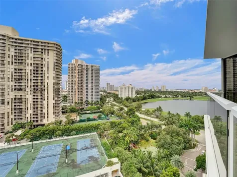 20281 E Country Club Drive Aventura FL 33180
