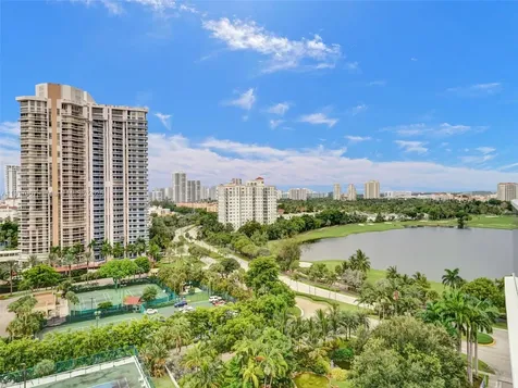 20281 E Country Club Drive Aventura FL 33180