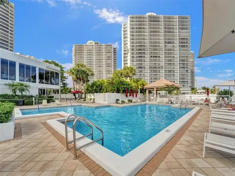 20281 E Country Club Drive Aventura FL 33180