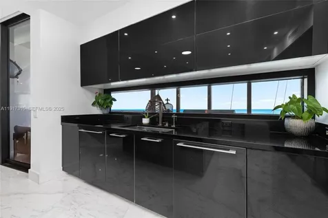 18555 Collins Avenue Sunny Isles Beach FL 33160