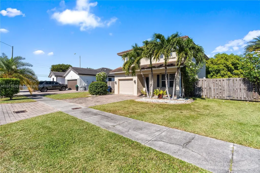 11121 SW 225th Terrace Miami FL 33170