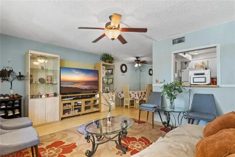 9121 Sunrise Lakes Boulevard Sunrise FL 33322