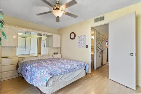 9121 Sunrise Lakes Boulevard Sunrise FL 33322