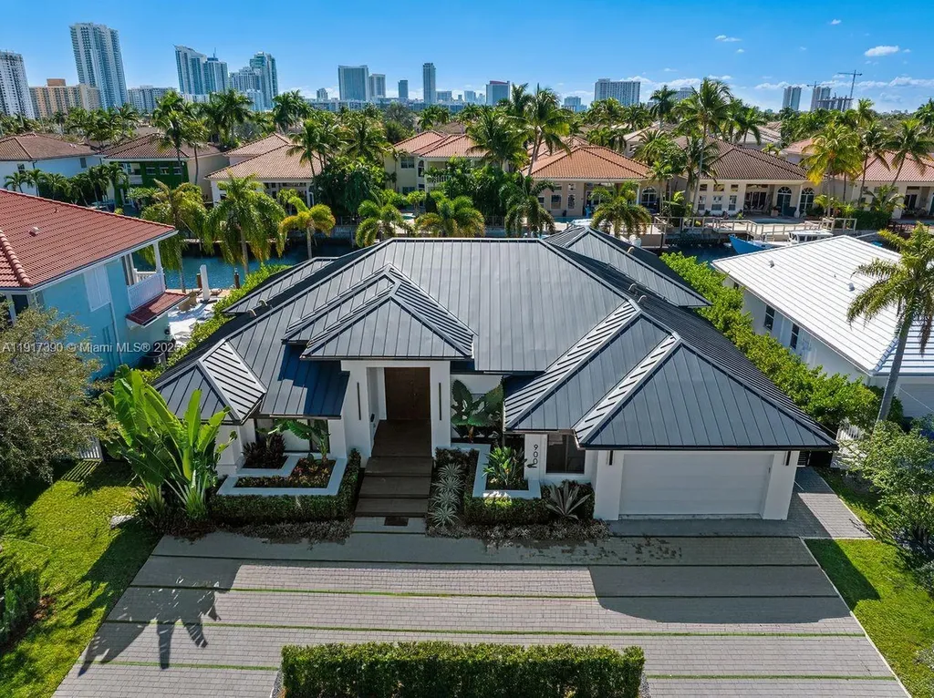 900 Washington Street Hollywood FL 33019