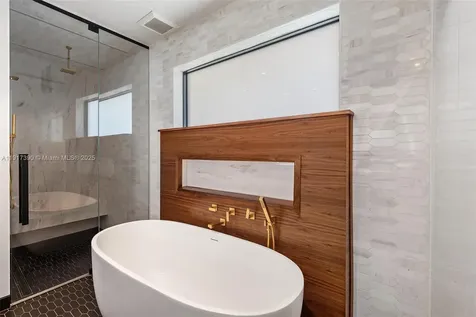 900 Washington Street Hollywood FL 33019