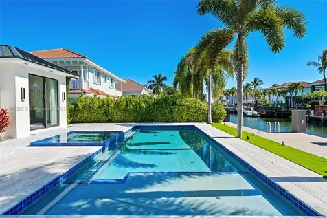900 Washington Street Hollywood FL 33019