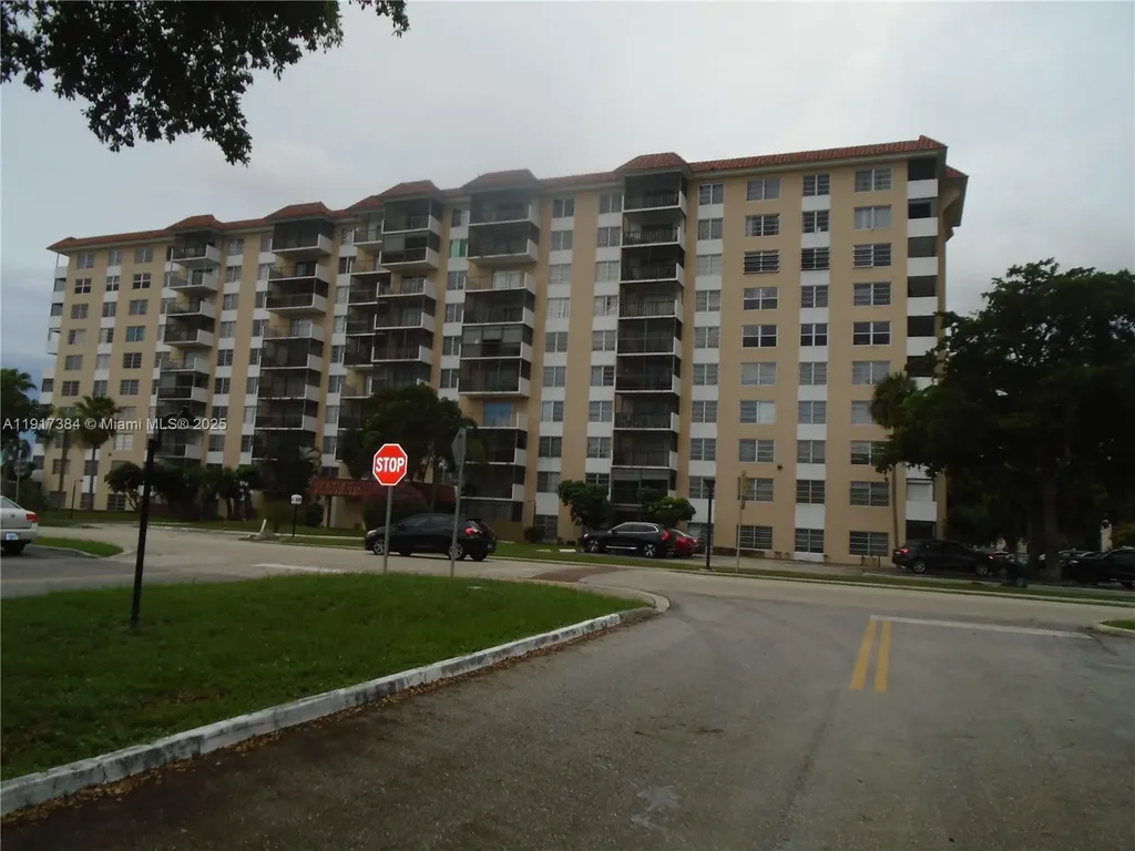 4174 Inverrary Drive Lauderhill FL 33319
