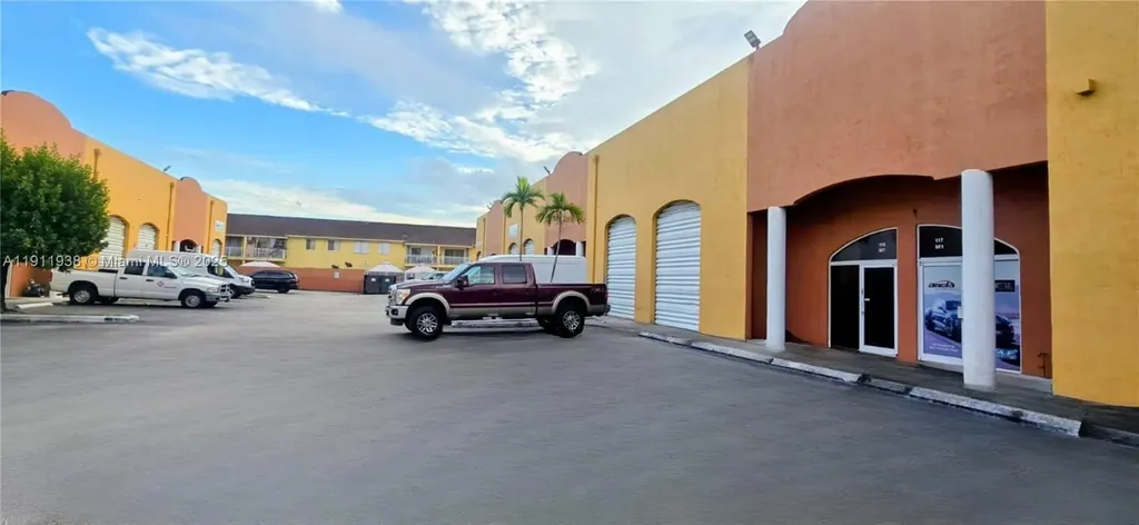 2954 W 84th Street Hialeah FL 33018
