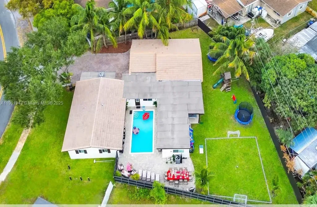 2320 SW 36th Avenue Fort Lauderdale FL 33312