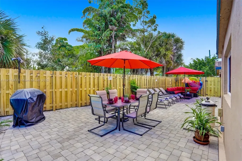 2320 SW 36th Avenue Fort Lauderdale FL 33312