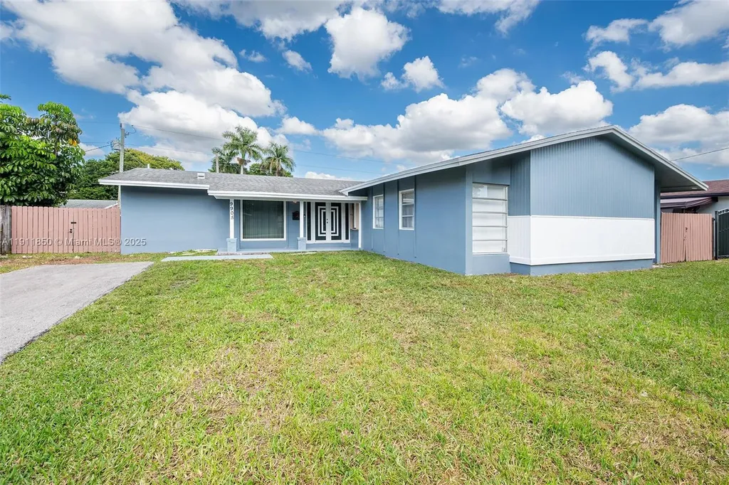 9905 SW 196th Street Cutler Bay FL 33157