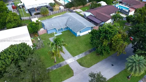 9905 SW 196th Street Cutler Bay FL 33157