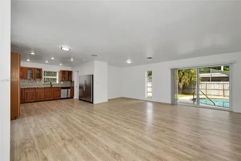 9905 SW 196th Street Cutler Bay FL 33157