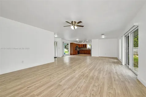 9905 SW 196th Street Cutler Bay FL 33157