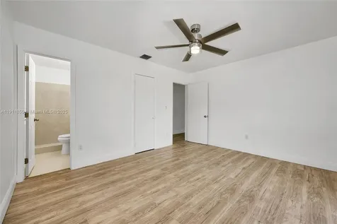 9905 SW 196th Street Cutler Bay FL 33157
