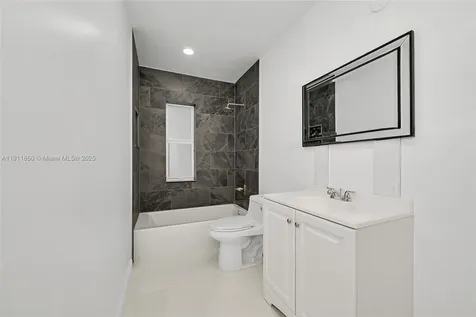 9905 SW 196th Street Cutler Bay FL 33157