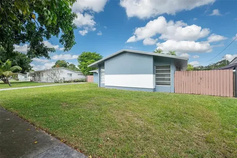 9905 SW 196th Street Cutler Bay FL 33157