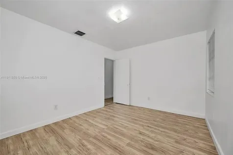 9905 SW 196th Street Cutler Bay FL 33157