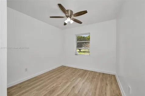 9905 SW 196th Street Cutler Bay FL 33157