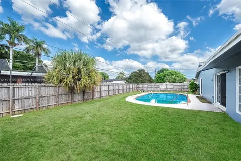 9905 SW 196th Street Cutler Bay FL 33157