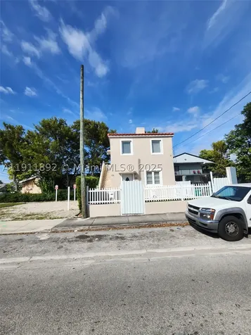 243 SW 10th Avenue Miami FL 33130