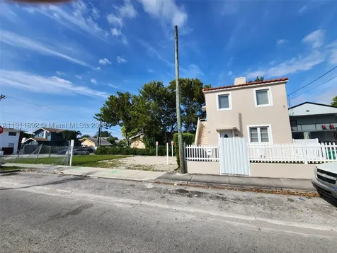 243 SW 10th Avenue Miami FL 33130
