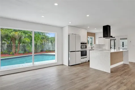 8109 NW 71st Avenue Tamarac FL 33321