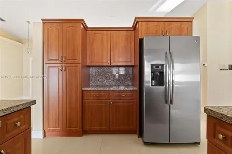 8761 NW 142nd Street Miami Lakes FL 33018
