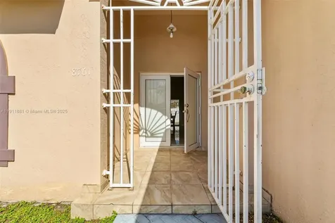 8761 NW 142nd Street Miami Lakes FL 33018