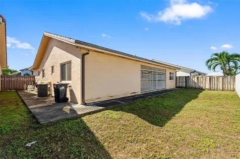8761 NW 142nd Street Miami Lakes FL 33018