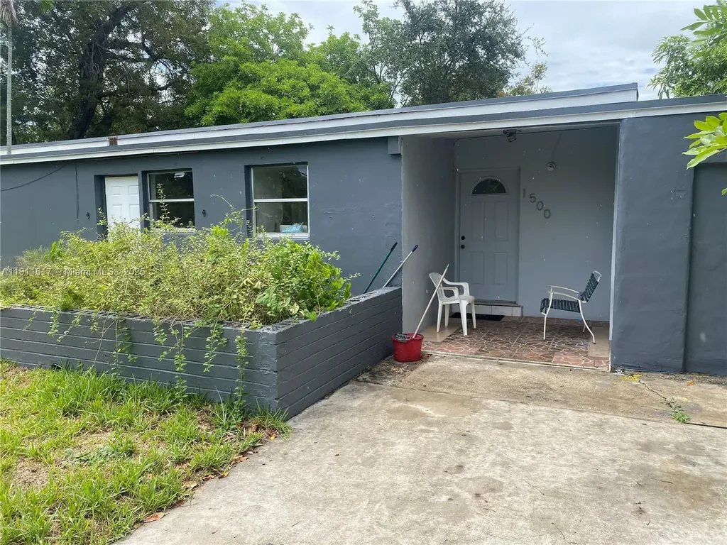 1500 NW 11th Court Fort Lauderdale FL 33311