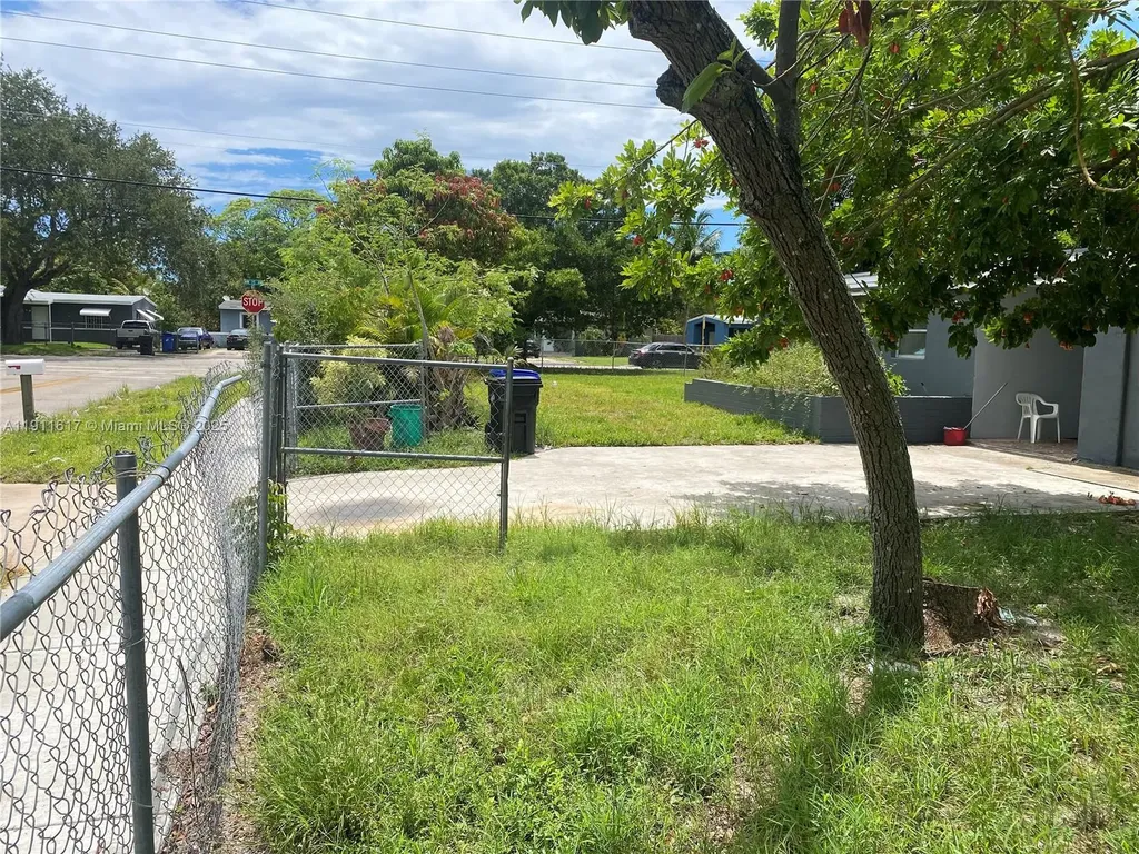 1500 NW 11th Court Fort Lauderdale FL 33311