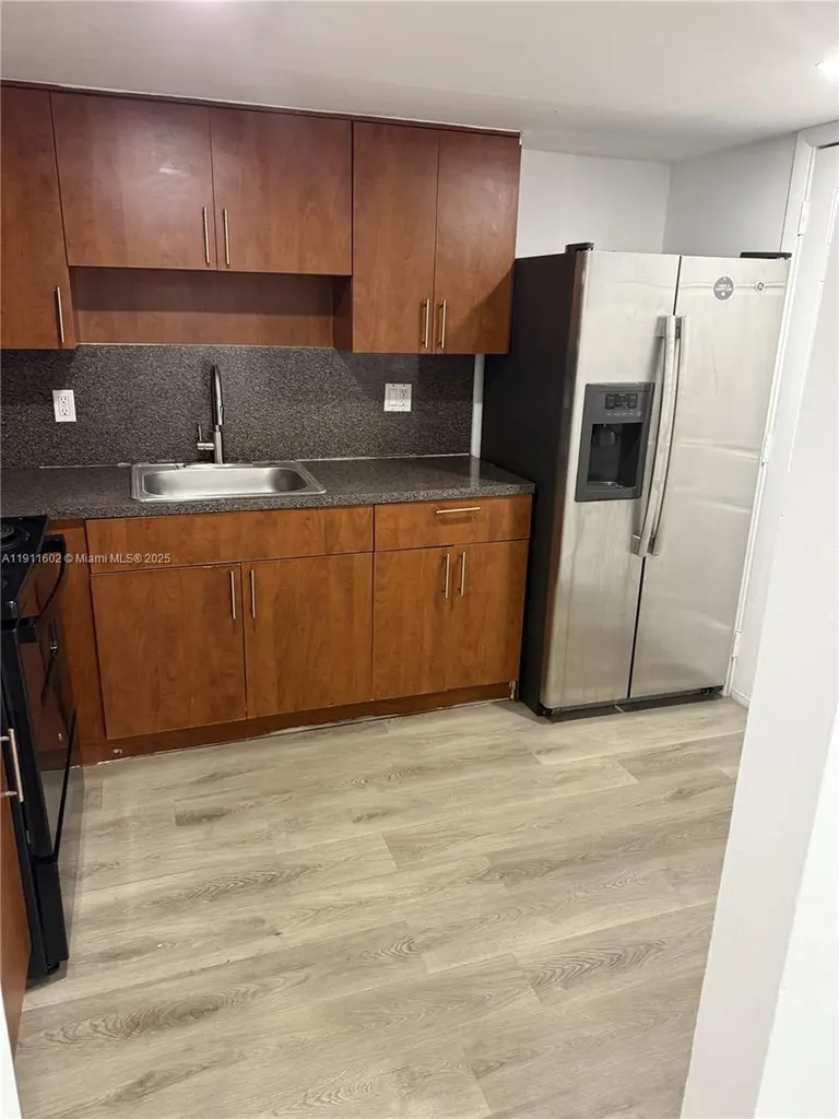 1200 SW 50th Avenue North Lauderdale FL 33068