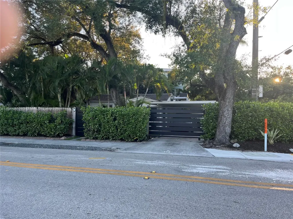 701 SW 9th Avenue Fort Lauderdale FL 33315