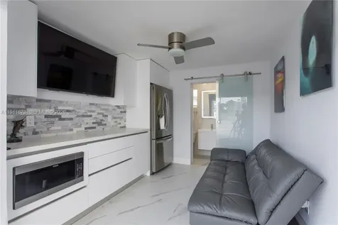 5001 Collins Avenue Miami Beach FL 33140