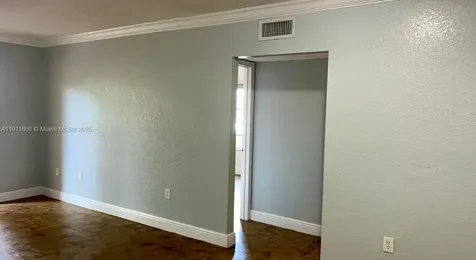 575 W 69th Street Hialeah FL 33014