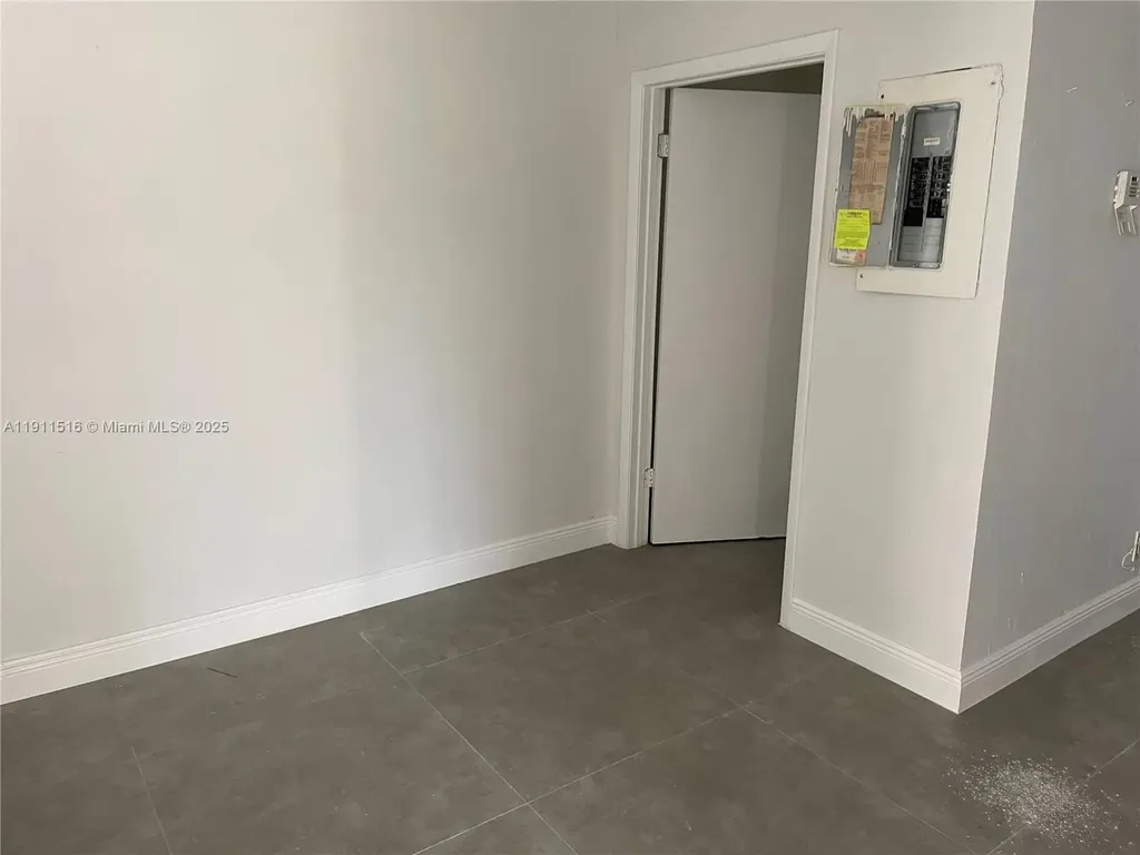 5845 Hollywood Boulevard Hollywood FL 33021