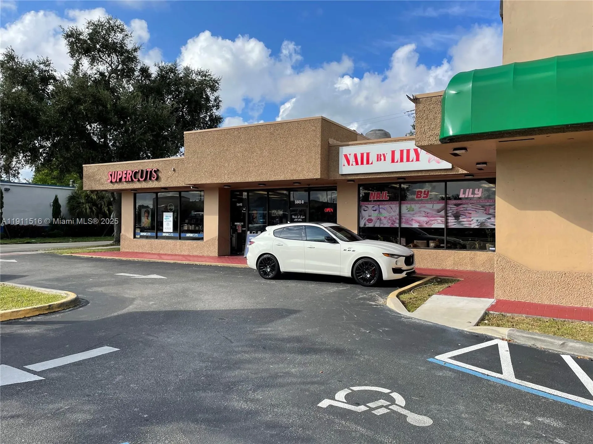 5845 Hollywood Boulevard Hollywood FL 33021