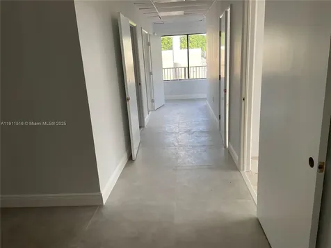5845 Hollywood Boulevard Hollywood FL 33021