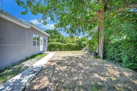 17961 NW 2nd Place Miami Gardens FL 33169