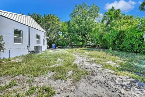 17961 NW 2nd Place Miami Gardens FL 33169