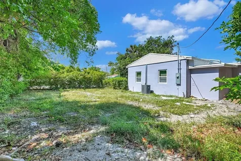 17961 NW 2nd Place Miami Gardens FL 33169