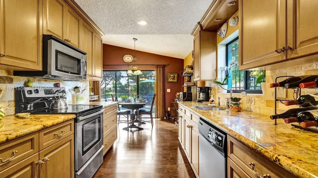 10858 White Aspen Lane Boca Raton FL 33428