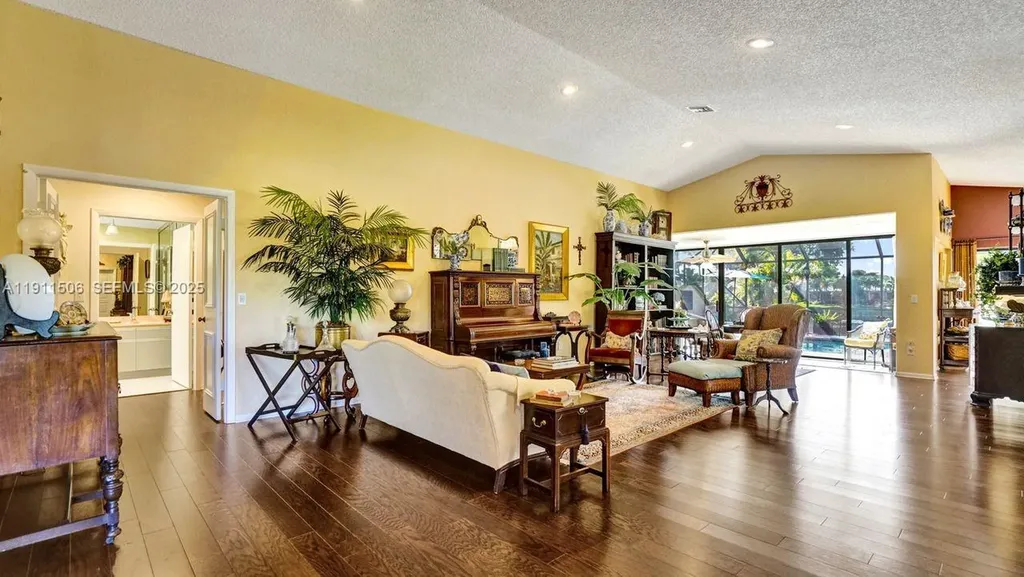 10858 White Aspen Lane Boca Raton FL 33428