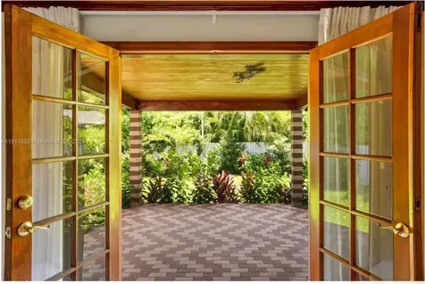 118 E 3rd Court Miami Beach FL 33139