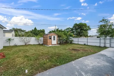 4530 SW 25th Street West Park FL 33023