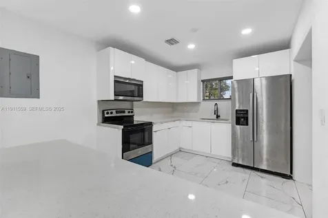 4530 SW 25th Street West Park FL 33023