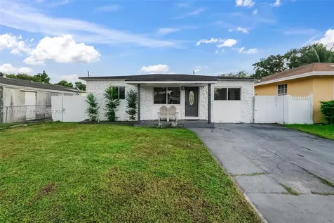 4530 SW 25th Street West Park FL 33023