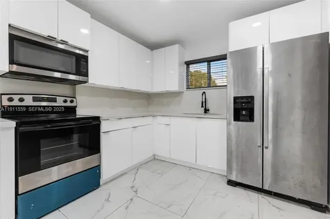 4530 SW 25th Street West Park FL 33023